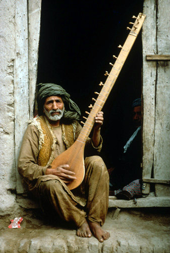 Afghanistan, Nazar-I-Sherif, the musical instruments maker